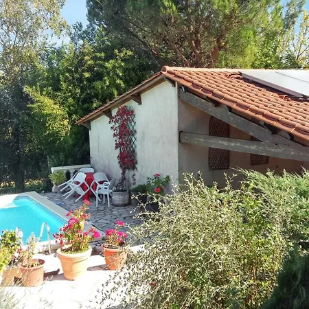 Elegante A Avec Piscine Privee 别墅